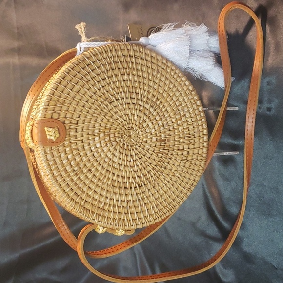 Handcrafted in Vietnam woven round purse with leather strap - Picture 1 of 5